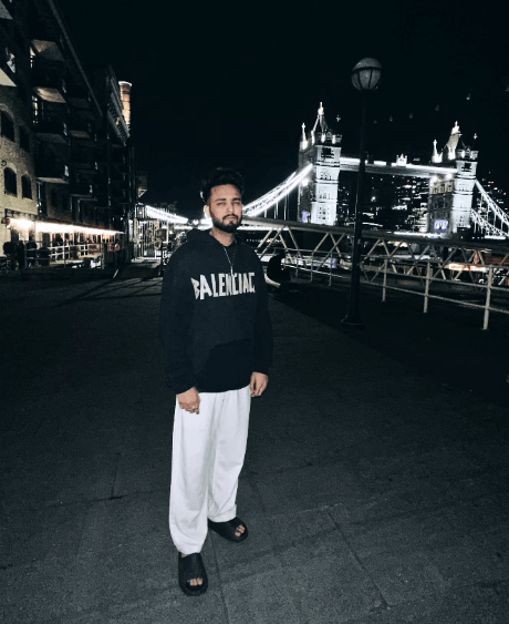 Elvish Yadav in London